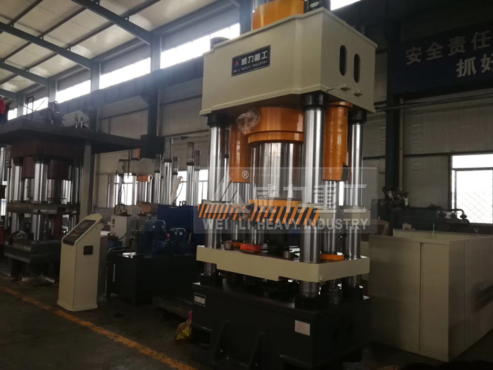 全自動(dòng)四梁四柱粉末成型液壓機(jī)