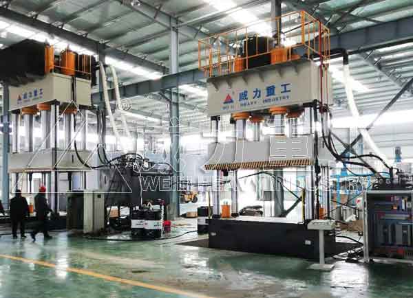 2000噸液壓機(jī)客戶(hù)使用現(xiàn)場(chǎng)