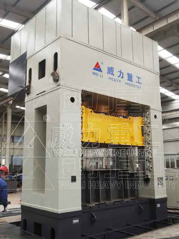 2000噸框架式液壓壓力機(jī)客戶車間裝配