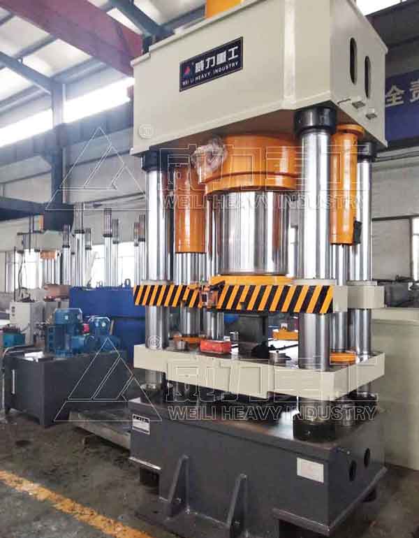 石墨壓塊液壓機(jī)-630噸四梁四柱液壓機(jī)