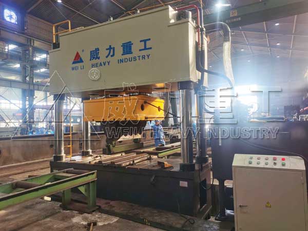 1000噸二梁四柱液壓機(jī)-鋼