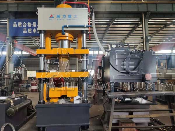 五梁四柱液壓機(jī)_315噸粉末成型油壓機(jī)